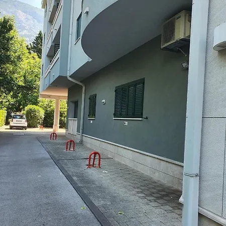 Apartment Larita *